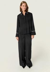 Блузка на пуговицах GUILIA STUDIO Soaked in Luxury, черный