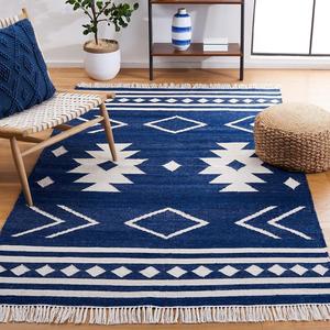 Ковер SAFAVIEH, 122 x 183 см, Kilim Collection, Navy & Ivory, плоское плетение, деревенский бохо-племенной дизайн, не линяет и прост в уходе, идеален для помещений с высокой проходимостью: прихожая, гостиная, спальня (KLM764N)