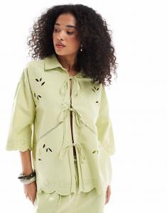 Блузка Native Youth с фестончатым краем и завязками, шалфейно-зеленого цвета