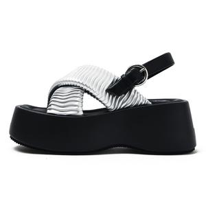 Сандалии женские Cameido, серебряный