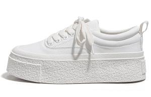 Легкие увеличивающие рост низкие скейтерские туфли женские La Chapelle, черно-белые