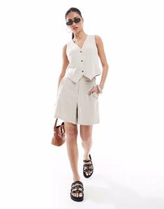 Льняные шорты, приталенные в тон, каменного цвета Vero Moda