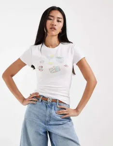 ONLY приталенная футболка белого цвета с ужинным принтом