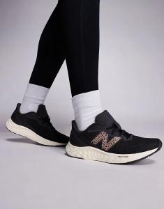 Кроссовки New Balance Arishi для бега в черно-леопардовом цвете