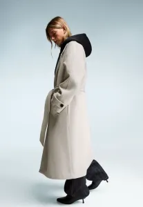 Мягкий тренчкот с поясом Bershka, Sand