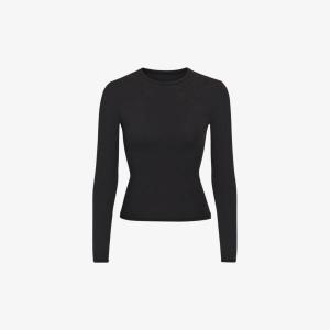 Футболка из эластичного джерси подходит всем Skims, оникс