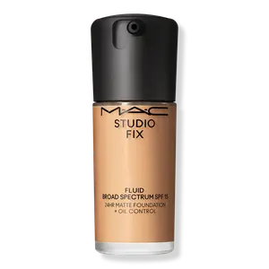 Тональный крем Studio Fix Fluid SPF15 с матирующим эффектом и контролем жирности кожи на 24 часа. MAC, NC30 (light to medium beige with golden undertone for light to medium skin)