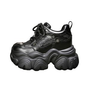 Forest Princess Низкие массивные кроссовки женские черные