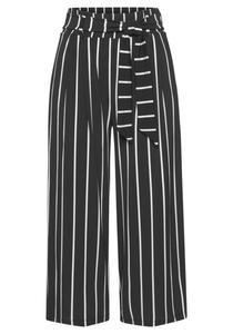 LASCANA Широкие брюки со складками спереди в черном цвете