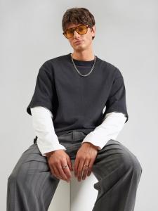 WEEKDAY Футболка в черном цвете