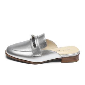 Женские тапочки с закрытым носком ZHR, серебристые