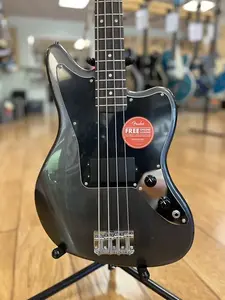 Бас-гитара Squier Affinity Jaguar H 2021 - настоящее время - Металлик угольного цвета
