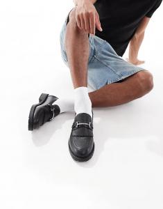 Черные мокасины ASOS DESIGN с имитацией крокодиловой кожи, рифленой подошвой и шнуровкой