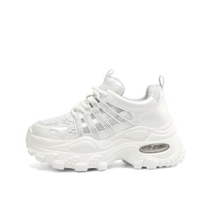 Дышащие низкие массивные кроссовки для увеличения роста для женщин BOERDIQI, Pearl White