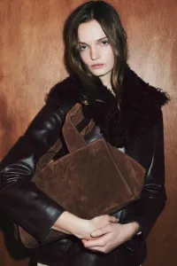 Сумка из натуральной замши с двумя ручками Zara, коричневый