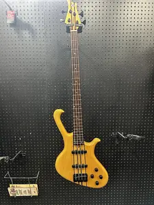 Ручной джазовый бас Simmons с звукоснимателями Bartolini