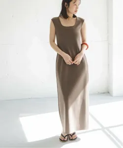 Комфортное трикотажное платье, которое можно носить как самостоятельно, так и в дороге Noble, цвет Brown D