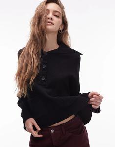 Кардиган ARKET с застежкой на полпуговицы, широким воротником и накладными карманами черного цвета