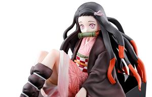 Неподвижная фигурка nezuko kamado от glass factory, демон слиаер кимэцу но яиба, сидячая поза, бонусный подарок BANPRESTO