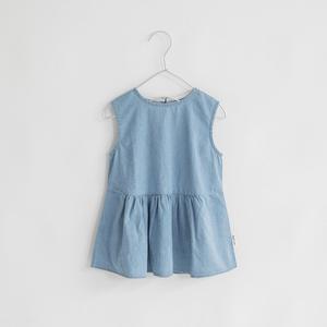 Блузка без рукавов