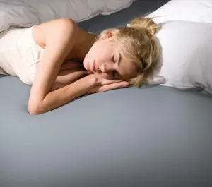 Простыня на резинке Bella Donna Premium Alto, светло-серая, размер 200x220-200x240 см Formesse