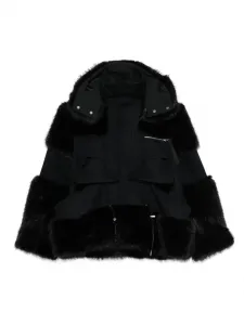 Куртка с капюшоном, отделанным искусственным мехом SACAI, черный