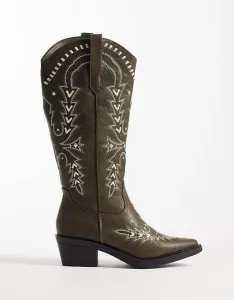 Гламурные сапоги в стиле вестерн с вышивкой цвета хаки