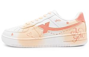 XTEP Кроссовки Air Force One Coverage с низким верхом для скейтборда, устойчивые к истиранию и скольжению, женские, оранжево-белые