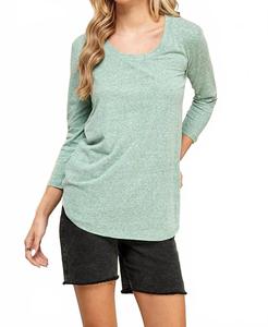 Топ с асимметричным подолом в цвете шалфей Culture Code, Sage