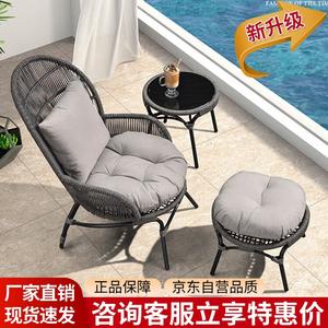 Садовый комплект мебели Modern Weave: Плетеное кресло, пуф и кофейный столик