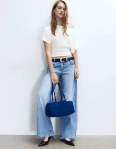 Белая футболка с короткими рукавами и вырезом-лодочкой Stradivarius