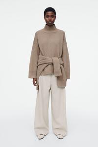 Кожаные плоские балетки COS, экрю