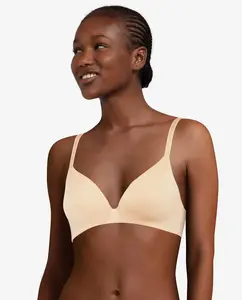 Гладкий бюстгальтер без косточек Essentiall треугольного выреза Chantelle, бежевый