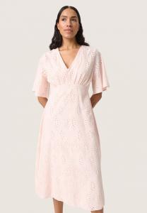 Повседневное платье JOELLA Soaked in Luxury, светло-розовый