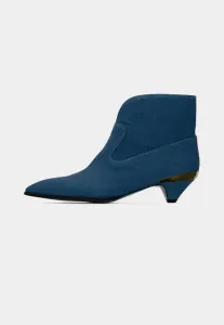 Золотистые ботильоны с спойлером Love Moschino, Light Blue