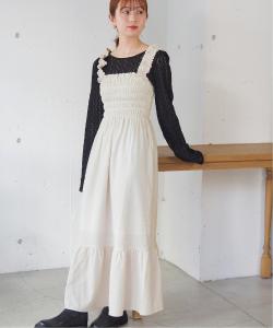 Платье с ярусным подолом и присборенными бретелями / [Регулируемые бретели]