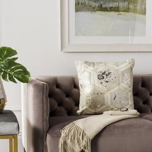 Подушка декоративная Safavieh Maggie Metallic Cowhide, 20x20 см, белый / серебряный