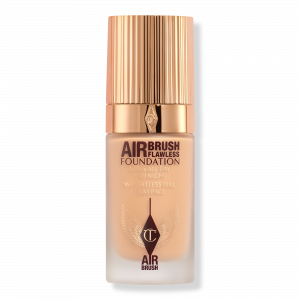 Безупречная тональная основа, нанесенная аэрографом Charlotte Tilbury, 7 Cool (medium with cool undertones)