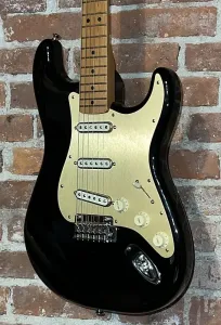 Новый Fender Stratocaster, черный, специально собранный компанией Capital City Guitars, сделан в США, потрясающий Strat!