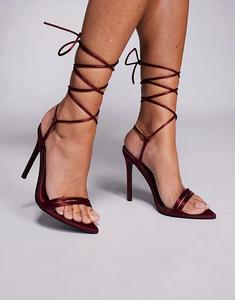 Босоножки Public Desire Merlot на каблуке с завязками, бордового цвета