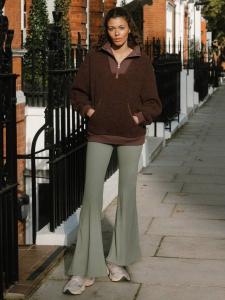 Мягкие эластичные расклешенные леггинсы Chelsea Peers, хаки