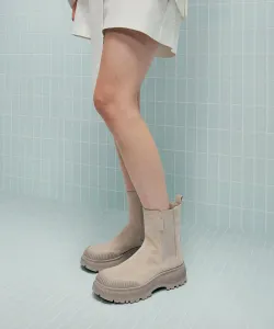 Ботинки челси Darra из искусственной замши с жесткой подошвой Charles & Keith, цвет Beige