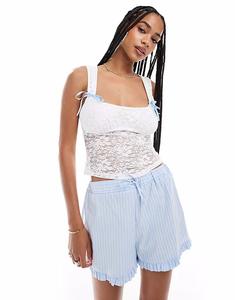 Корсетный топ Miss Selfridge с кружевным бантом и цветочным узором белого цвета