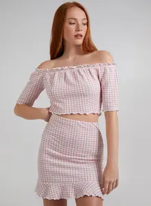 Топ в клетку с оборками и открытыми плечами Pink Vanilla, розовый