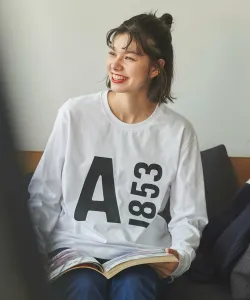 Плотная футболка с длинным рукавом и большим логотипом, большого размера.