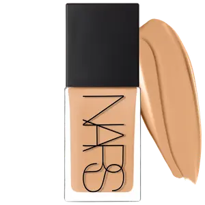 Светоотражающая тональная основа средней степени покрытия с пептидами какао, улучшающая состояние кожи. NARS, 1 oz/30 mL, Valencia