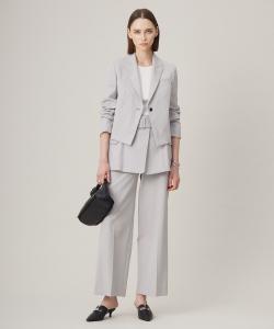 Укороченная куртка из ткани свободного плетения