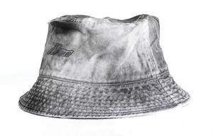 Ковшовая шляпа унисекс WE11DONE, черный/белый