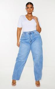 PrettyLittleThing Плюс Голубые джинсы-бойфренды