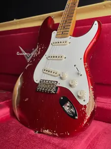 Fender Custom Shop 1958 Stratocaster, сильно состаренный - выцветший Candy Apple Red